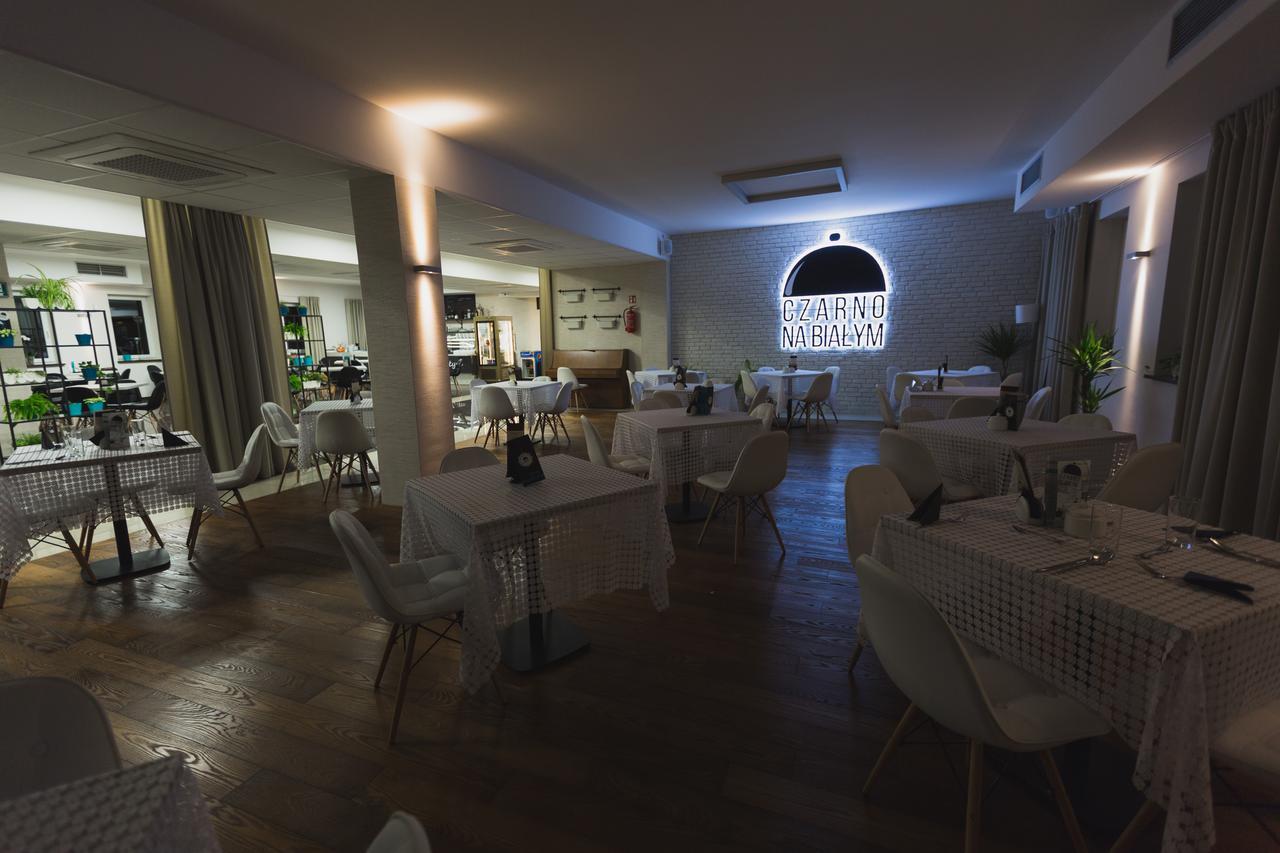 Czarno Na Bialym Hotel Kraków Eksteriør billede
